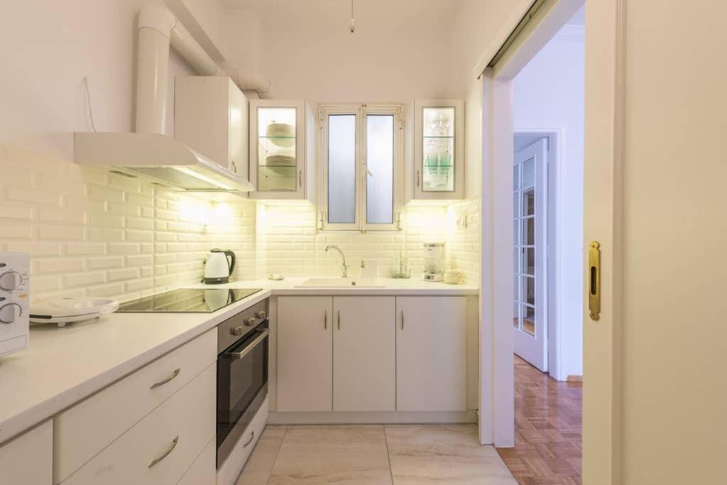 New! Bright & Remodeled 1Bed Apt 2Min Walk To Acropolis Atina Dış mekan fotoğraf