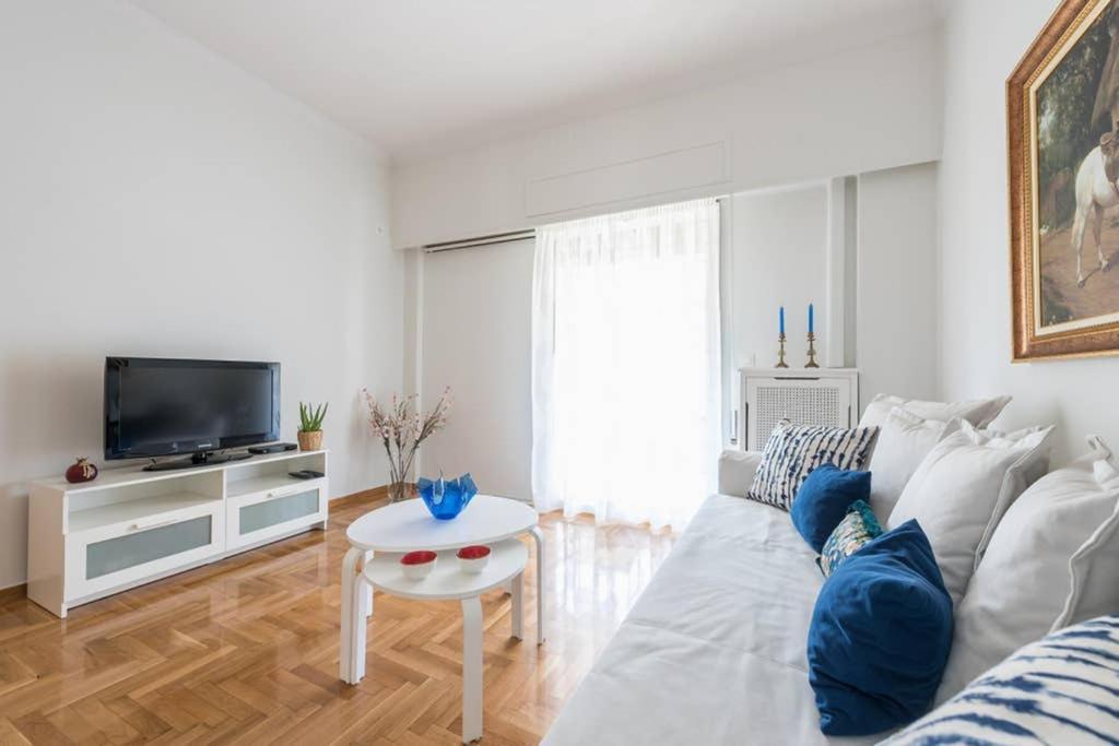 New! Bright & Remodeled 1Bed Apt 2Min Walk To Acropolis Atina Dış mekan fotoğraf