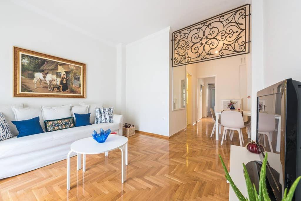 New! Bright & Remodeled 1Bed Apt 2Min Walk To Acropolis Atina Dış mekan fotoğraf